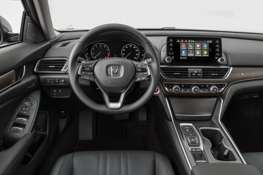 Торпедо Honda Accord Touring Hybrid 2017 года  (NA) (фото 148 из 170)